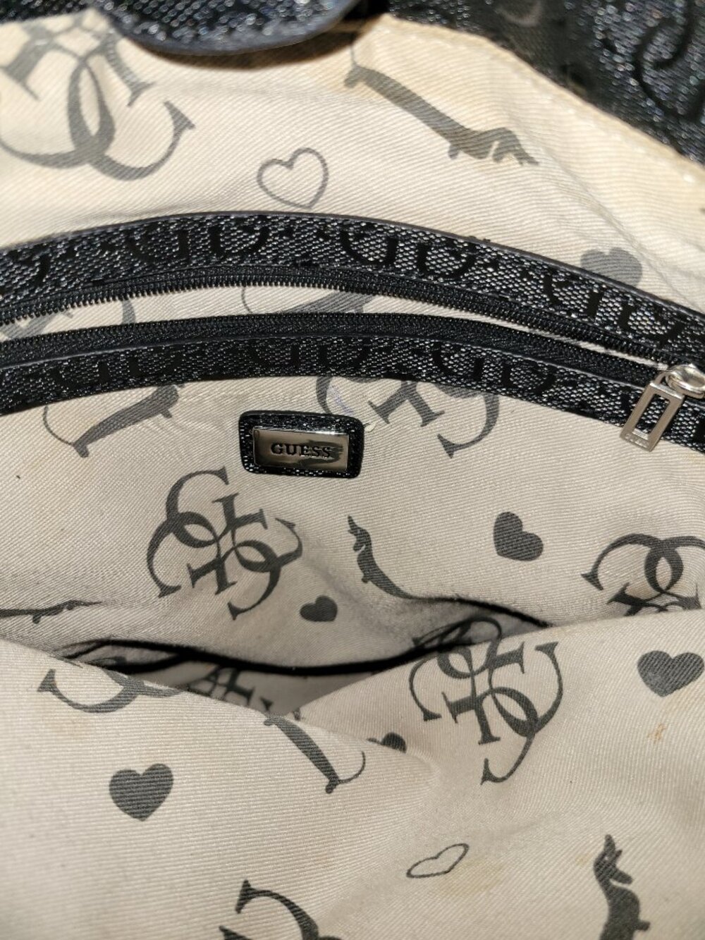 Guess Purse - Picture 2 of 4